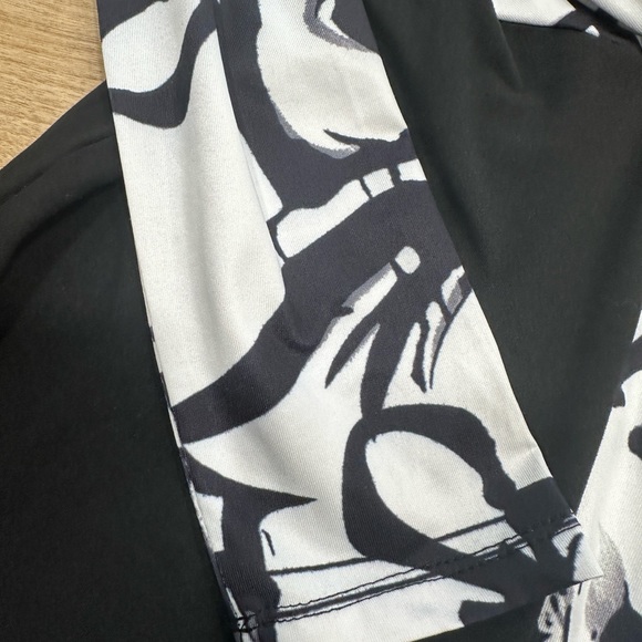 Glamaker jumpsuit. Black half/white half design - Picture 3 of 6